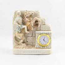 Κεραμικό επιτραπέζιο ρολόι με τον Μέγα Αλέξανδρο